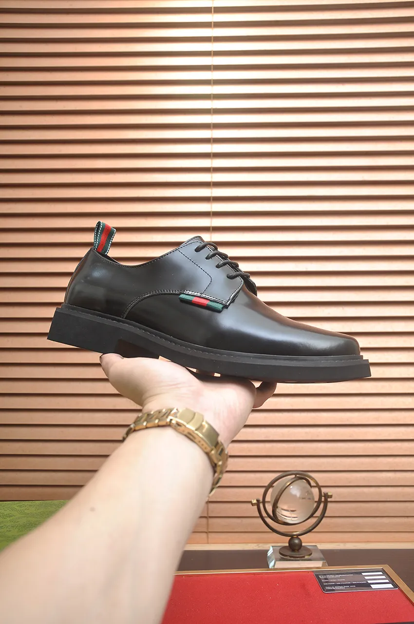Men's shoes💰540💶Italy's top luxury men's shoe giant (GUCCI) (Gucci) (full cowhide lining) new arrival🍃Original European style🔰 Pleasant to the eye😍In order to make the shoes more durable and non-deformable🌀The production continues to follow traditional methods but there is still no lack of innovation💪Choose original sheepskin for the leather♻️ Smooth and natural And extra bright ⭐Made of imported cowhide, the first choice of rich people 38-45 (45 customized)